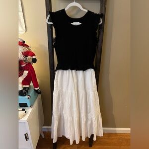 Heyson Elegant Black and White Maxi Dress